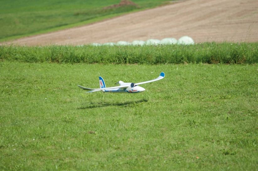 LRP - F-1400 UpStream letadlo 2,4GHz RTF M2