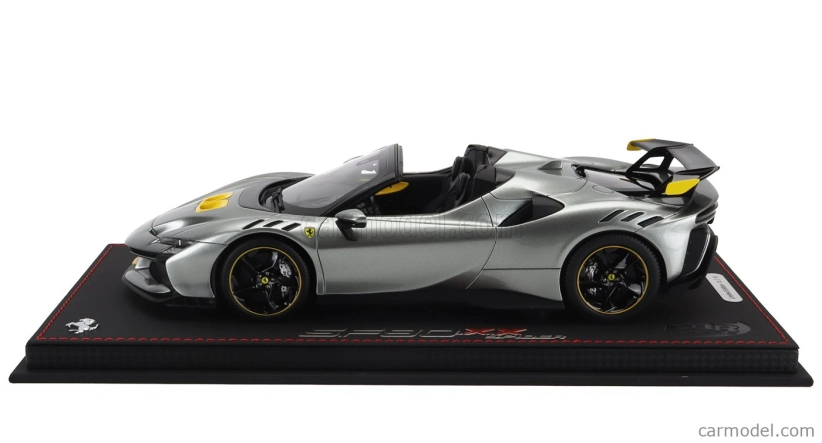 Bbr-models Ferrari Sf90 Xx Stradale Spider 2024 - Con Vetrina - With Showcase 1:18 Grigio Competizione - Šedá Žlutá Černá