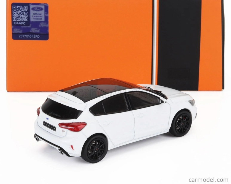 Ixo-models Ford england Focus St 2022 1:43 Biela