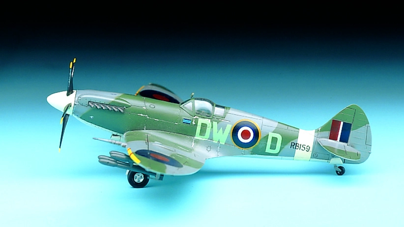 Academy Supermarine Spitfire Mk.XIVC (1:72)