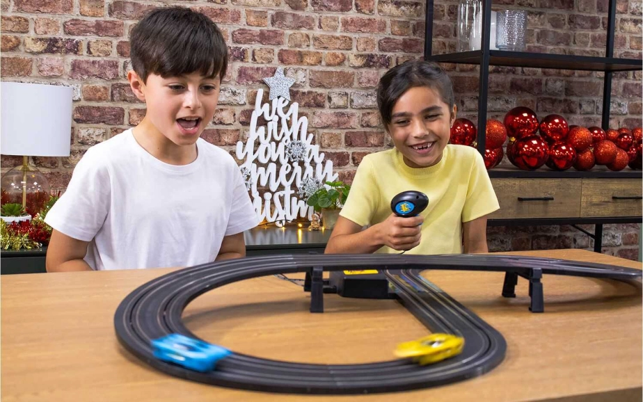 Autodráha MICRO SCALEXTRIC G1188M - My First Scalextric Let's Play! (Battery Powered) (1:64)