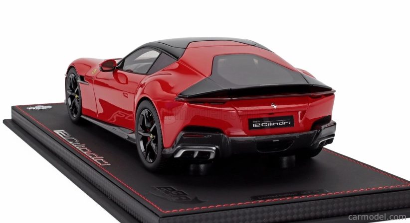 Bbr-models Ferrari 12cilindri V12 830cv Panoramic Roof 2024 - Glossy Black Rims - Con Vetrina - With Showcase 1:18 Rosso Corsa - Červená