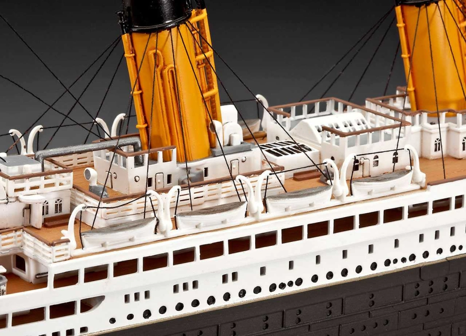 Revell R.M.S. Titanic 100. výročie darčeková sada