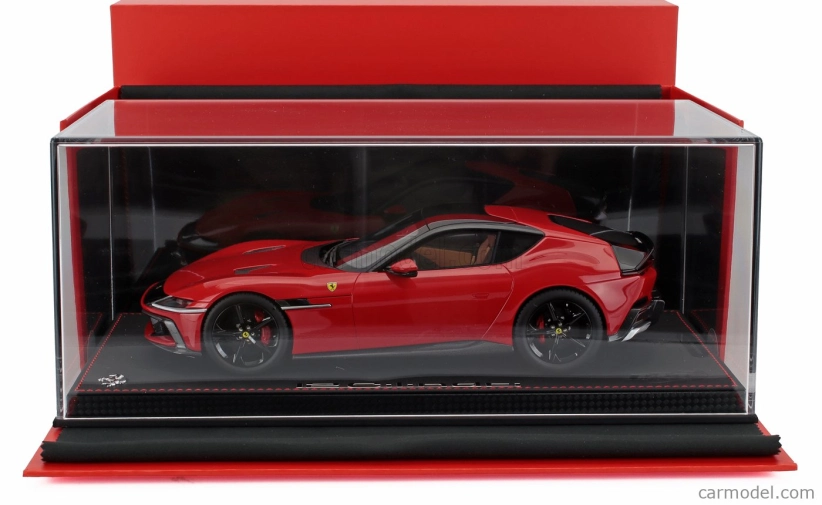Bbr-models Ferrari 12cilindri V12 830cv Panoramic Roof 2024 - Glossy Black Rims - Con Vetrina - With Showcase 1:18 Rosso Corsa - Červená