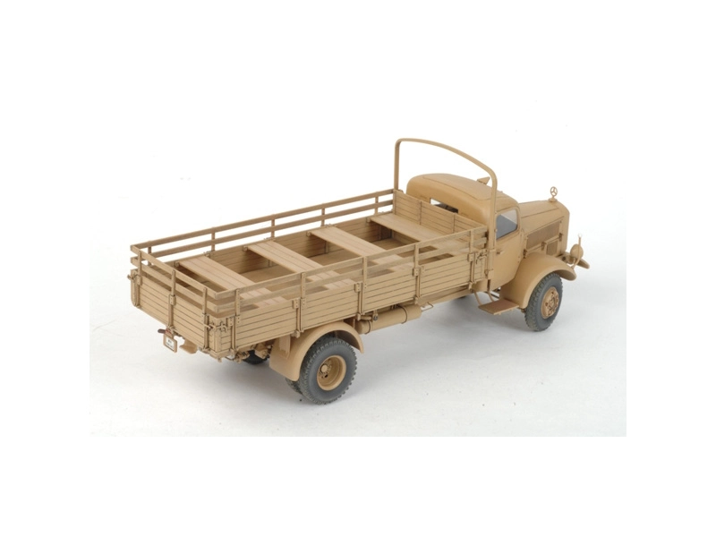 Zvezda nemecký nákladný automobil L4500A (1:35)