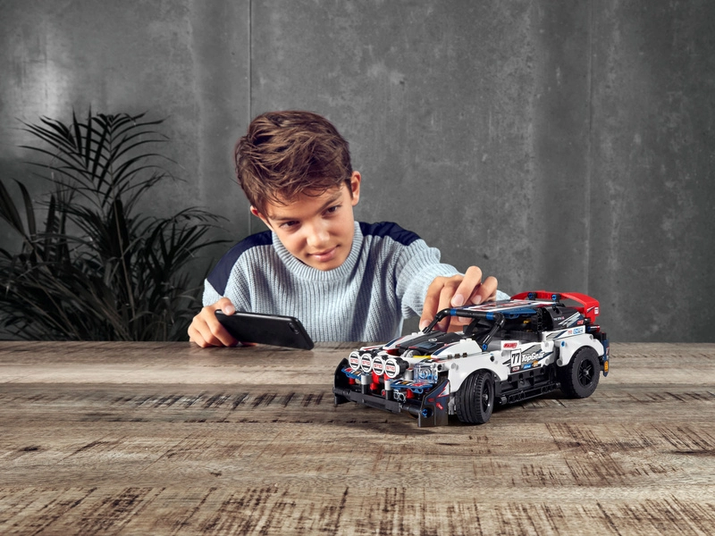 LEGO Technic - RC pretekárske auto Top Gear