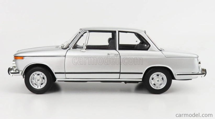 Kyosho BMW 2002tii 1972 1:18 Silver