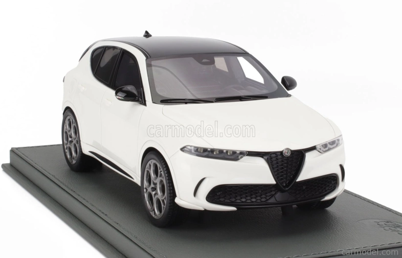 Bbr-models Alfa romeo Tonale Tributo Black Roof 2023 - Con Vetrina - S vitrínou 1:18 Bianco Alfa - White Black