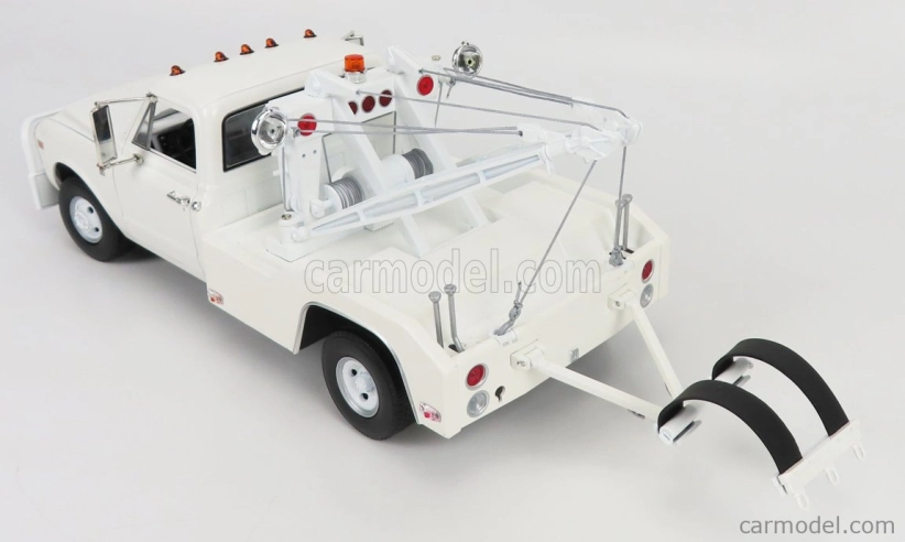 Greenlight Chevrolet C-30 Pick-up Odtahový vůz 1968 1:18, bílá