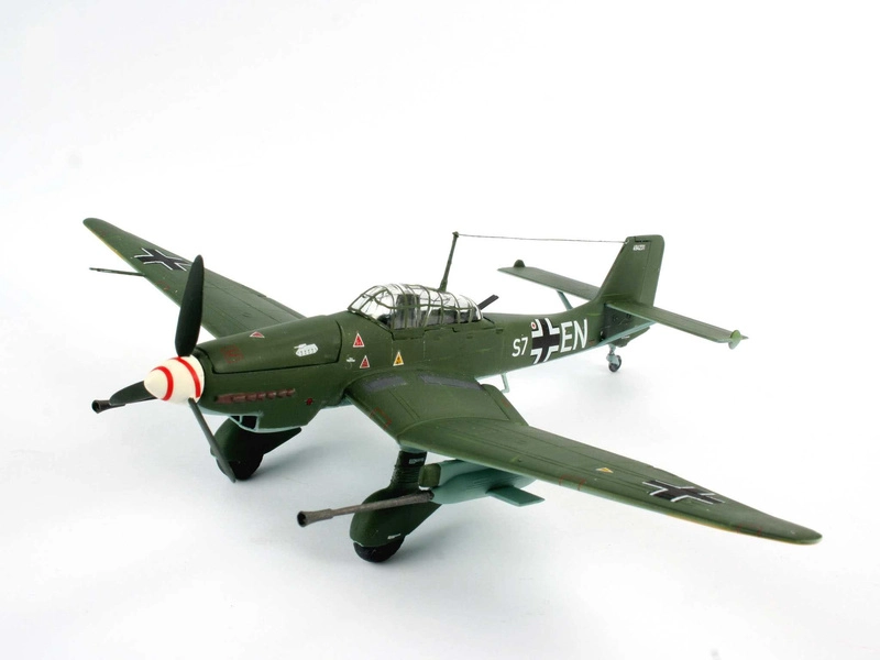 Revell Junkers Ju87 G/D Tank Buster (1:72) (štartovacia súprava)