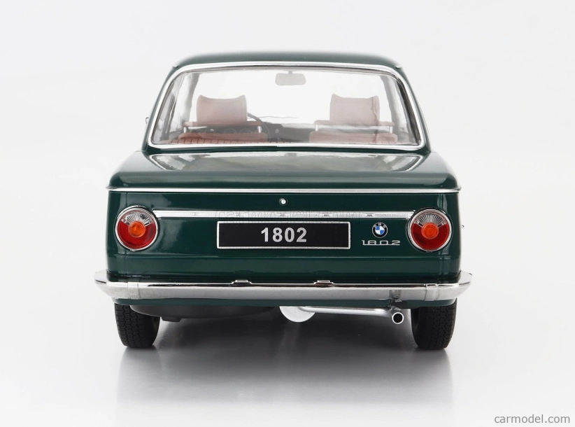 BMW 1802 radu 1 1967 v mierke 1:12 zelená