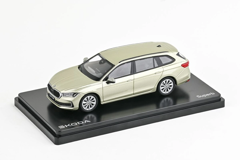Abrex Škoda Superb IV Combi (2023) 1:43 - Žltá Ice Tea Metallic