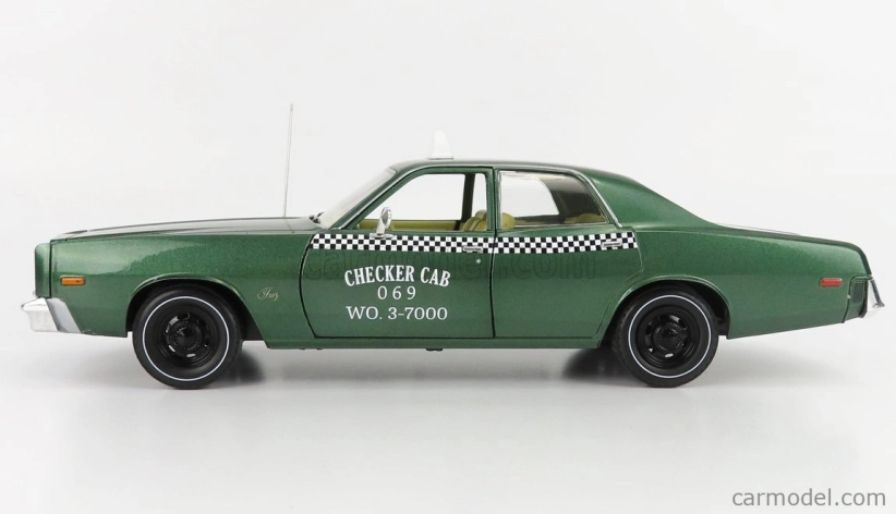 Greenlight Plymouth Fury Checker Taxi 1976 - Beverly Hills Cop 1:18 Green Met