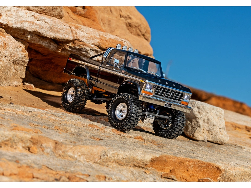 ROZBALENÉ – RC auto Traxxas TRX4-M Ford F-150 1979 1:18 RTR, čierne