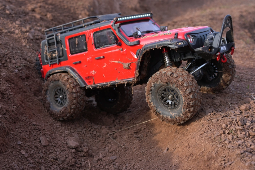RC auto DF-4S PRO Crawler 313 mm 1:10, červená