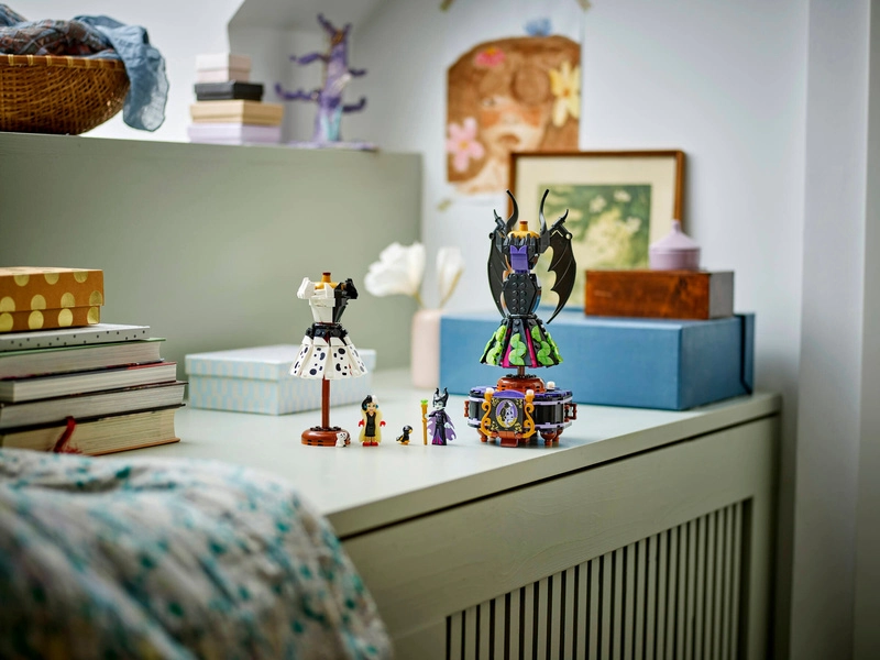 LEGO Disney - Oblečte zloduchov a krutú De Vil