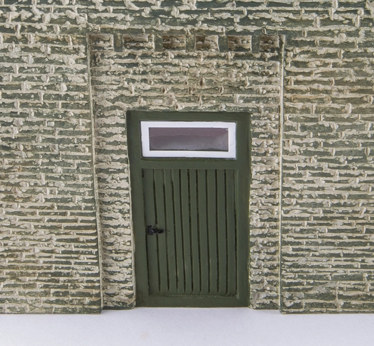Budova pre modelovú železnicu HORNBY R9839 – Granite Station Water Tower