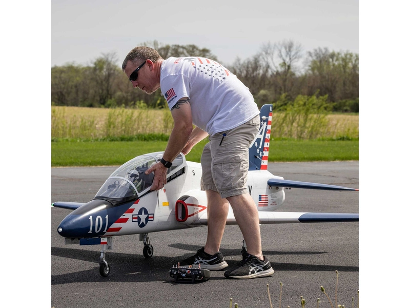 RC letadlo Hangar 9 Hawk/T-45 140-160N ARF + zatahovací podvozek