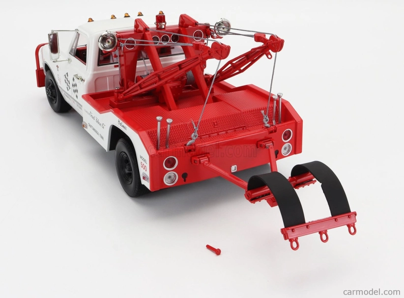 Greenlight Chevrolet C-30 Odtahový vůz 1967 1:18, bílá