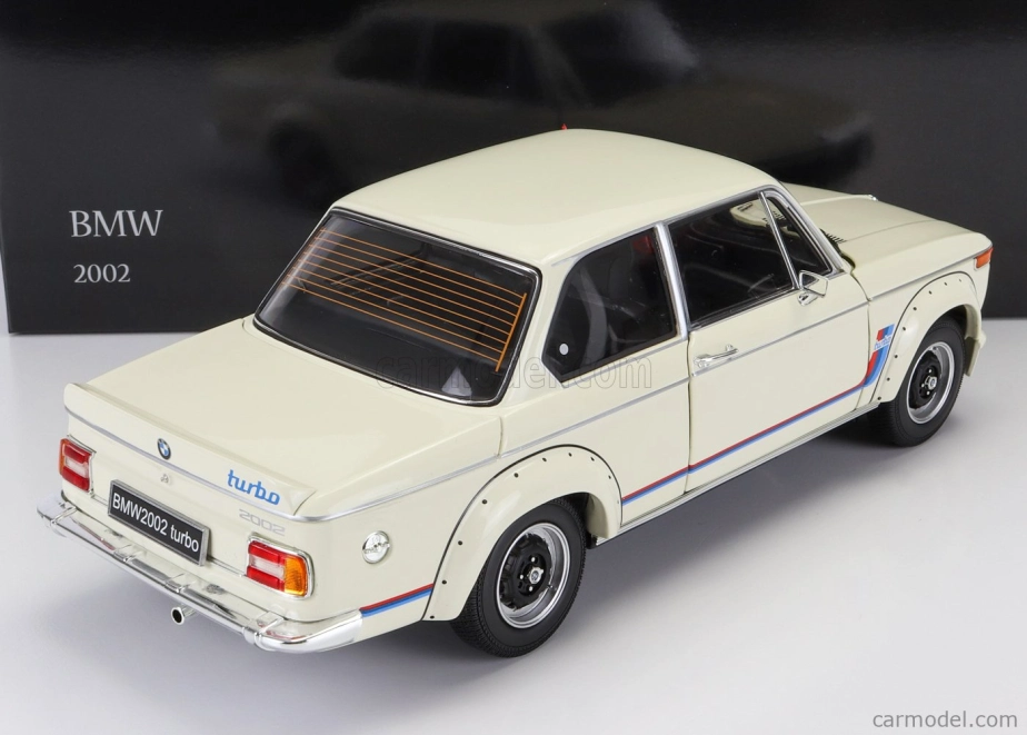 Kyosho BMW 2002 Turbo 1974 1:18 Bílá
