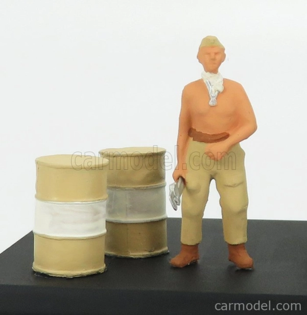 Rio-models Volkswagen Afrika Korps Wehrmacht 1941 s figúrkami 1:43 Vojenská zelená piesočná