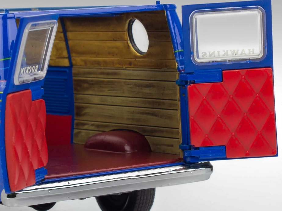 ModelSet STRANGER THINGS auto 67732 - GMC® WSQK Squawk Van (1:25)