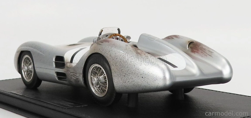 Gp-replicas Mercedes benz F1 W196r Streamliners N 1 1:18, stříbrná