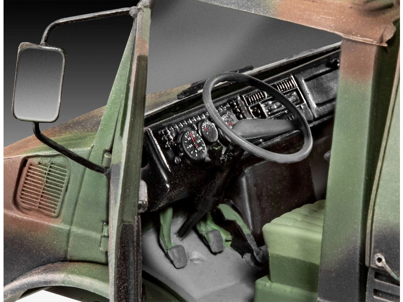 Revell Mercedes-Benz Unimog 2T milgl (1:35)
