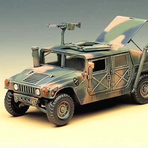 Academy M-1025 Armored Carrier (1:35)