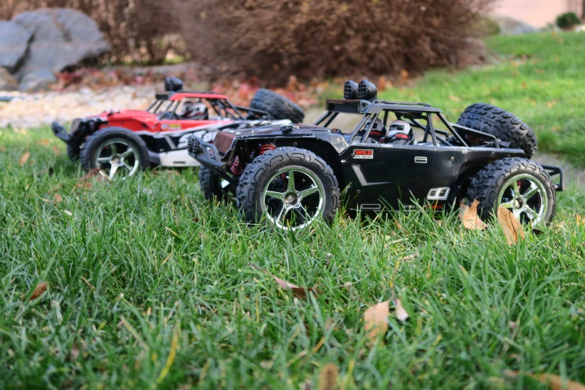 RC auto buggy Subotech, čierna
