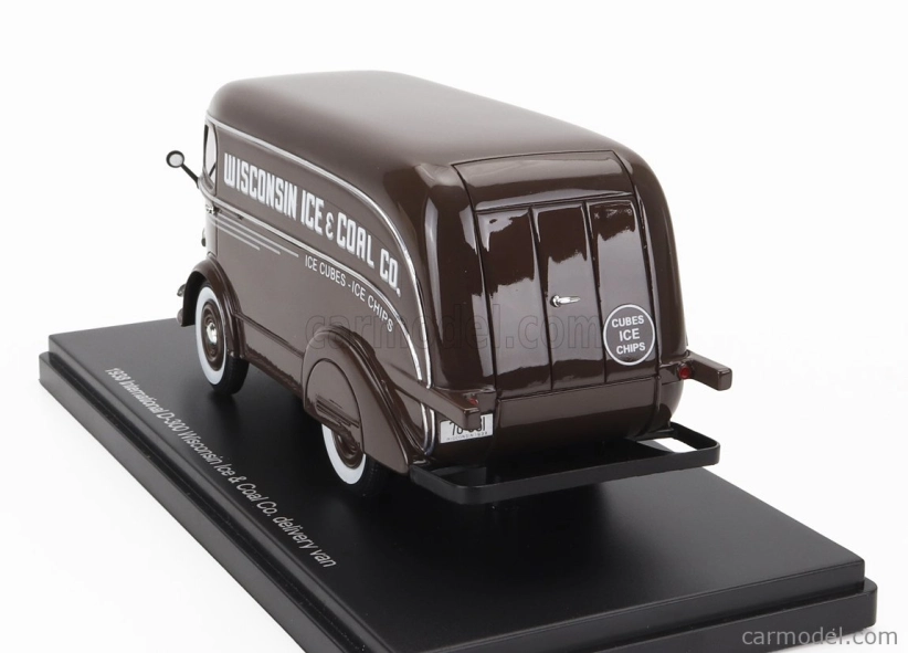 Esval model International D-300 N 601 Van Wisconsin Ice & Coal Co. 1938 - kocky ľadu - ľadová drť 1:43 Hnedá