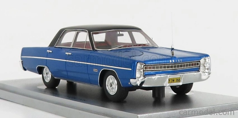 Kess-model Dodge Phoenix 4-dverový sedan 1968 1:43 Svetlomodrá s čiernou