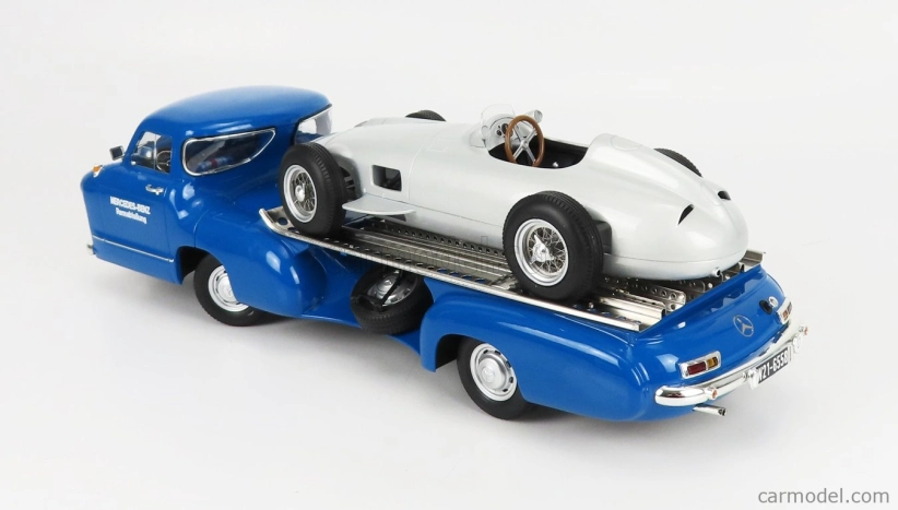Werk83 Mercedes Benz Truck Racing Car Transporter Rennabteilung 1955 1:18 Modrá