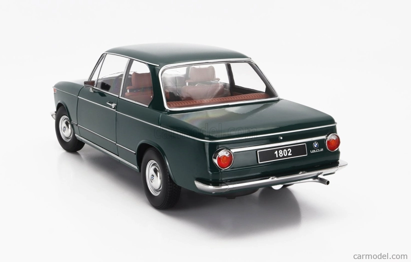 BMW 1802 radu 1 1967 v mierke 1:12 zelená