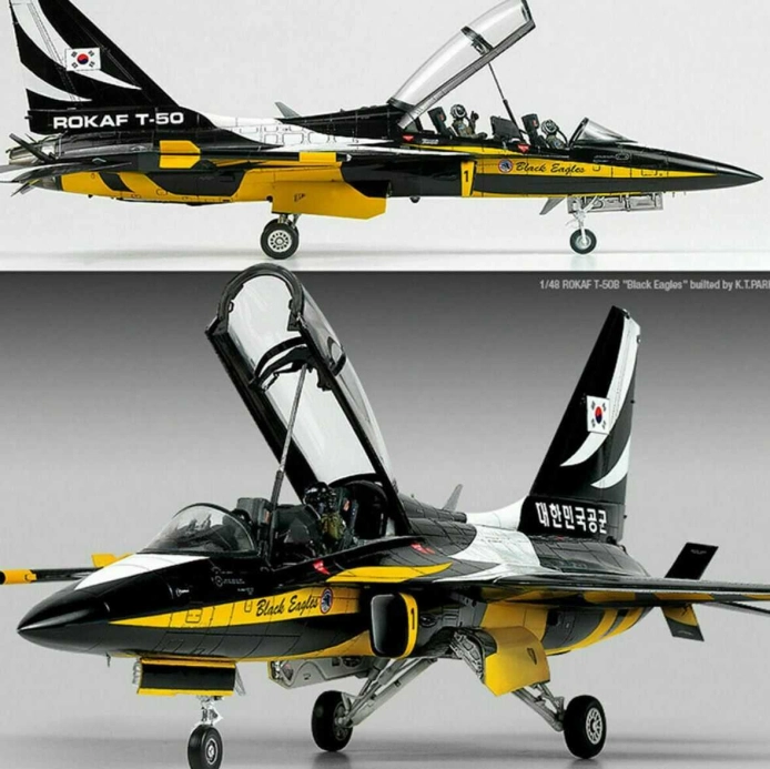 Model Kit letadlo 12242 - ROKAF T-50B "BLACK EAGLES" (1:48)