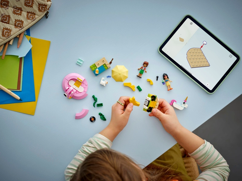 LEGO Friends - Zábava pri bazéne s jednorožcom a plameniakom