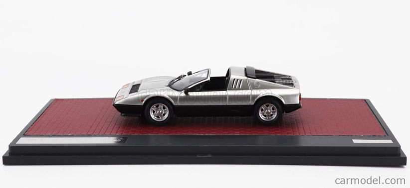 Modely v mierke Matrix Ferrari 512bb Targa Straman 1978 1:43 Silver Black