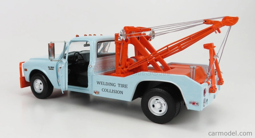 Greenlight Chevrolet C-30 Pick-up Gulf Odtahový vůz 1969 1:18, světle modrá