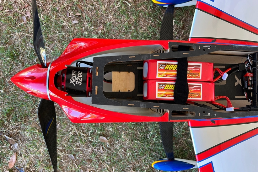 RC letadlo 73,5" 2M Vanquish V2 1,87m, červená/bílá/žlutá