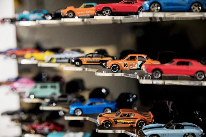 Atlantic Vetrina display box Espositore - Pre 42 Cars 1/64 Lungh.lenght Cm 61.0 X Largh.width Cm 12.0 X Alt.height Cm 47.0 (altezza Utile Tra I Ripiani Cm 8.0 Inner Height Among Shelves) 1:64 Plastic Display