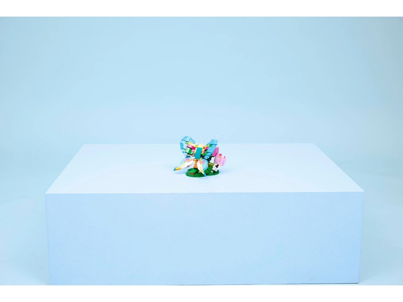 LEGO Creator - Divoké zvieratá: Farebný kolibrík