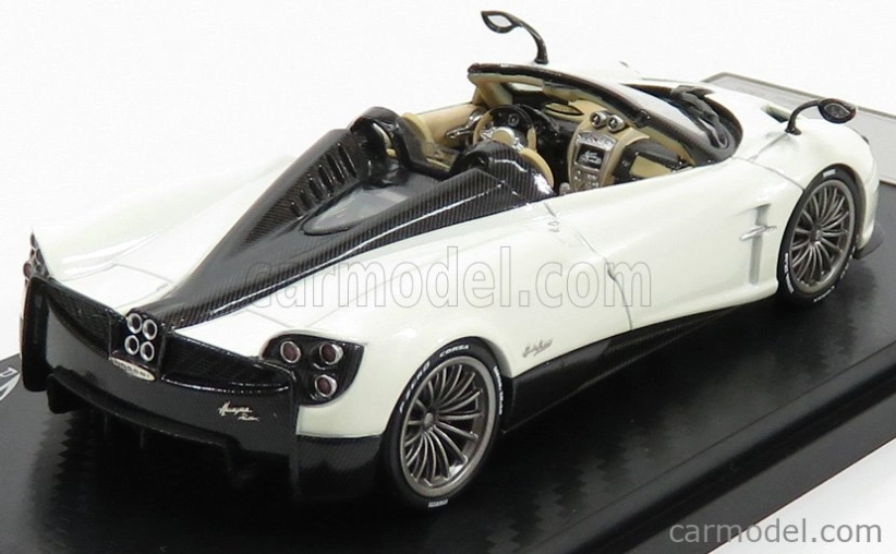 Almost-real Pagani Huayra Roadster 2017 1:43 Bílá