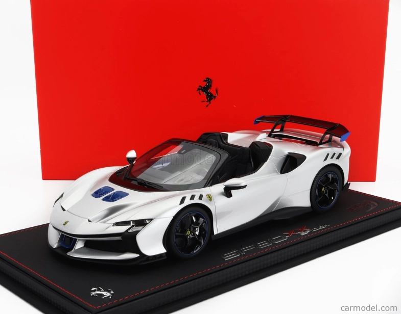 Bbr-models Ferrari Sf90 Xx Stradale Spider 2024 - Con Vetrina - With Showcase 1:18 Argento Nurburgring - Stříbrná Modrá Černá