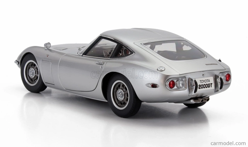 Autoart Toyota 2000gt 1967 1:18 strieborná