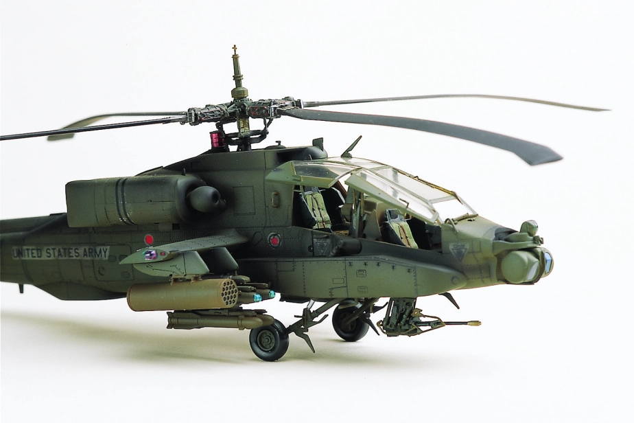 Academy Boeing AH-64A (1:48)