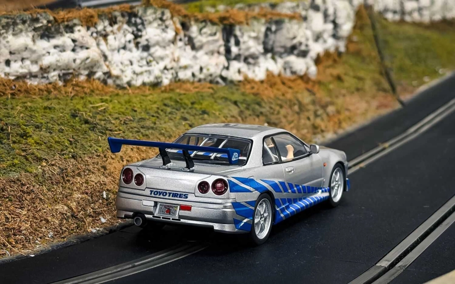 Autíčko Film & TV SCALEXTRIC C4674 - Nissan R34 Skyline - 2Fast 2Furious (1:32)