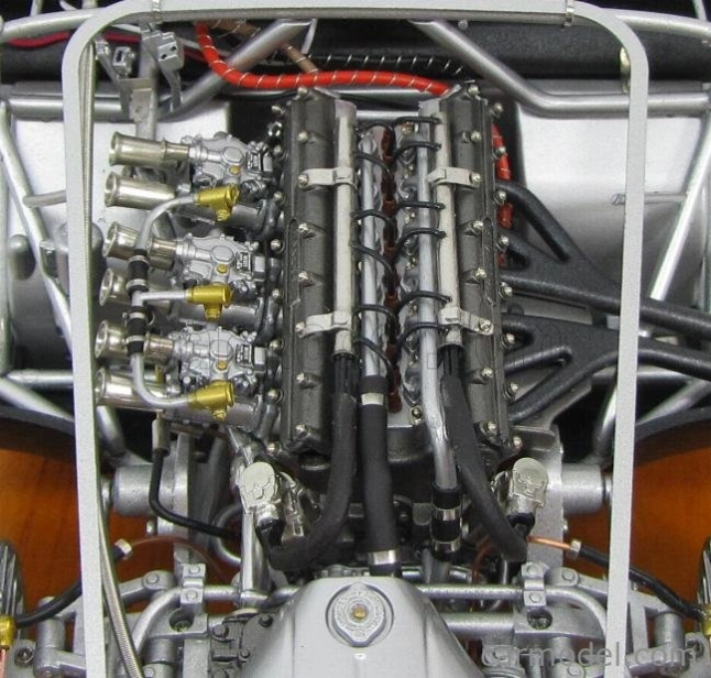 Cmc Maserati Telaio - 300s Rolling Chassis 1956 1:18 Strieborná
