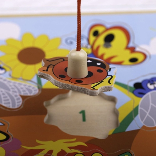 Bigjigs Toys Drevený lapač hmyzu