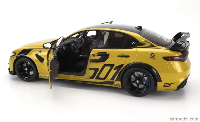 Solido Alfa romeo Giulia Gta Nagemaakt 2022 1:18 žltá čierna