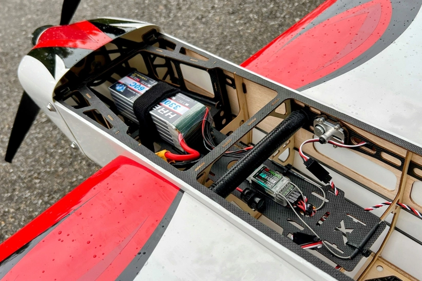 60" Edge 540T V2 EXP - červená/čierna 1,52m